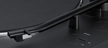 Picture of Turntable with BLUETOOTH® connectivity